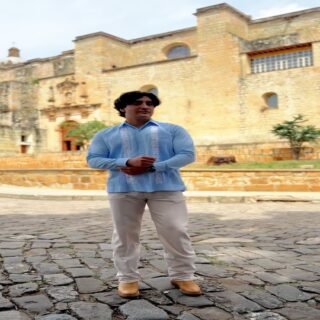 La elegancia está en la simplicidad de los detalles.
Descubre más en Dacanni.com
Icono: @istjavisosa
@jabisosa17#dacanni #oaxaca #mexico #ootd #inspofashion #oaxacastyle #reels