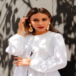 Accesorios pensados para brillar contigo.
Descubre más en Dacanni.com
Icono: @soyunbolillo#dacanni #oaxaca #handmade #mexico #embroiderydesign #accesorios #goldaccessories