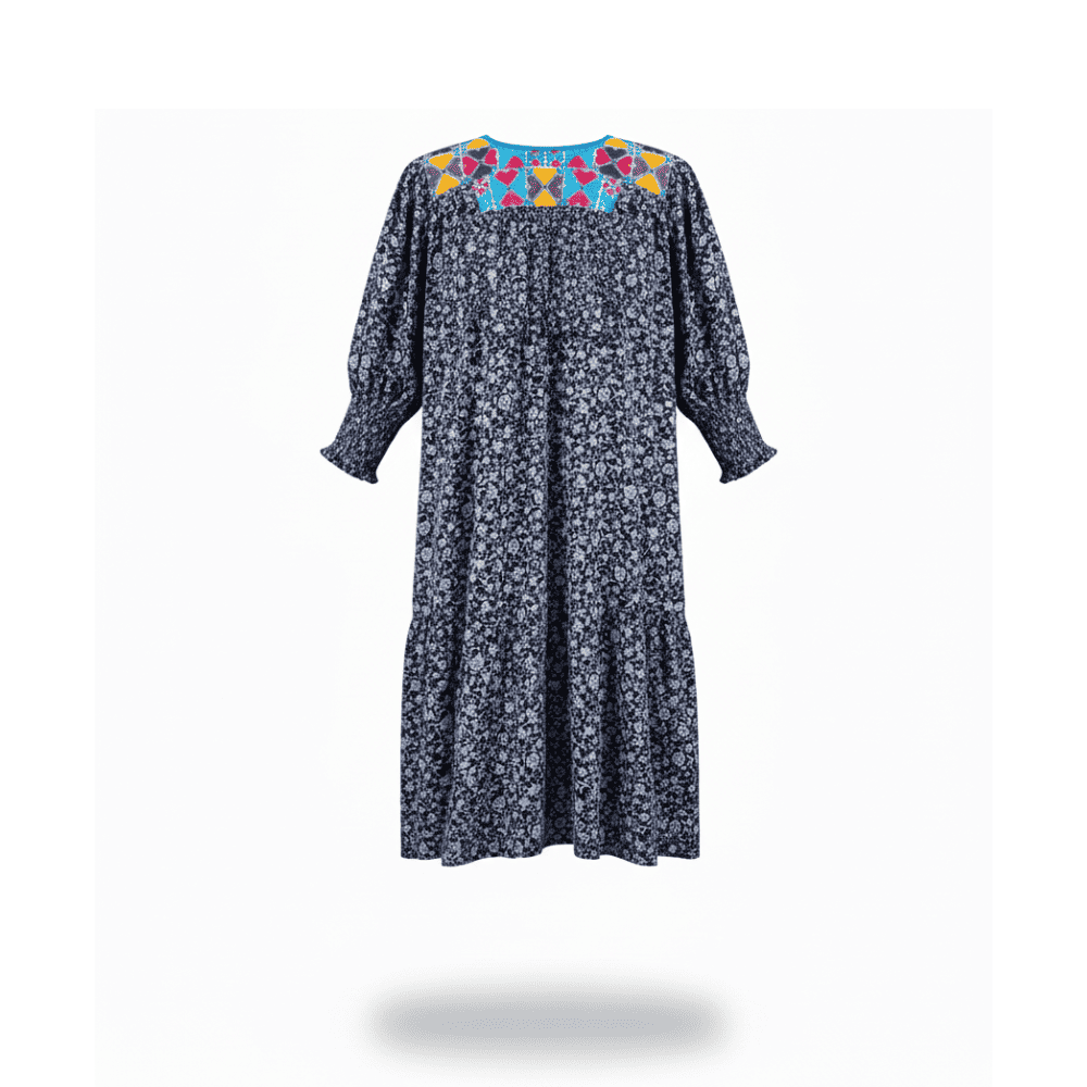 Vestido largo casual plus size en algodón estampado con pechera bordada en punto de cruz por artesanas de San Vicente Coatlán Oaxaca