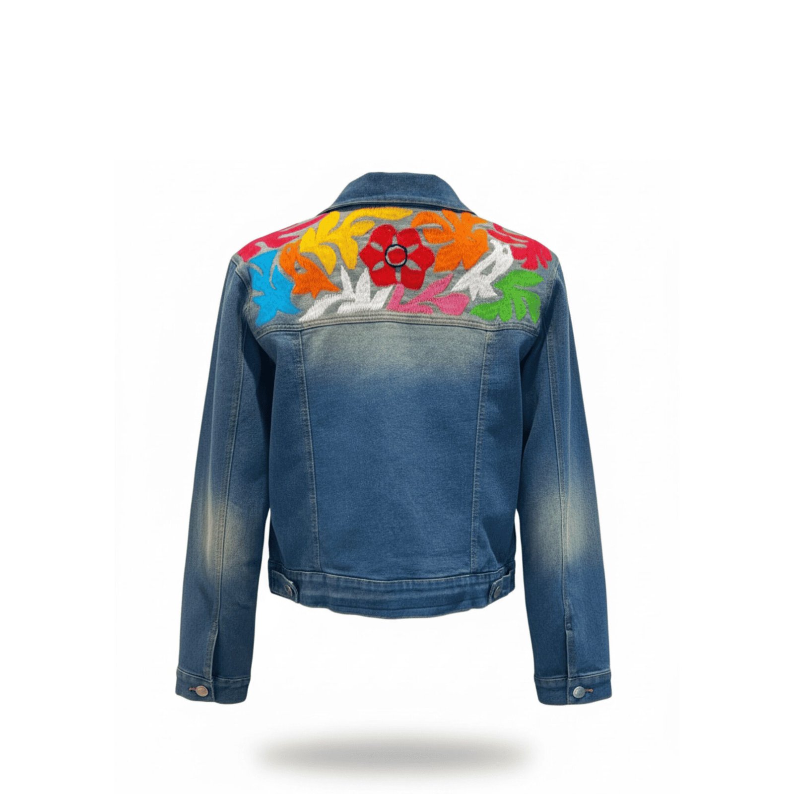 Chamarra de mujer de mezclilla con bordado de Jalapa de Díaz artesanal