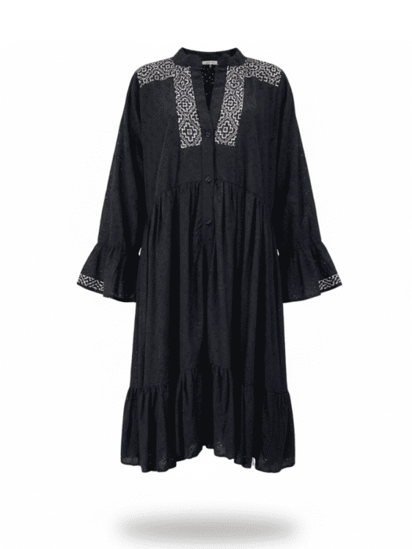 Vestido largo casual formal plus size de algodón bordado con mangas largas y olanes, pechera en punto de cruz artesanal de San Vicente Coatlán Oaxaca