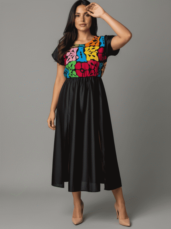 vestido largo de noche bordado artesanal San Felipe Jalapa de Díaz