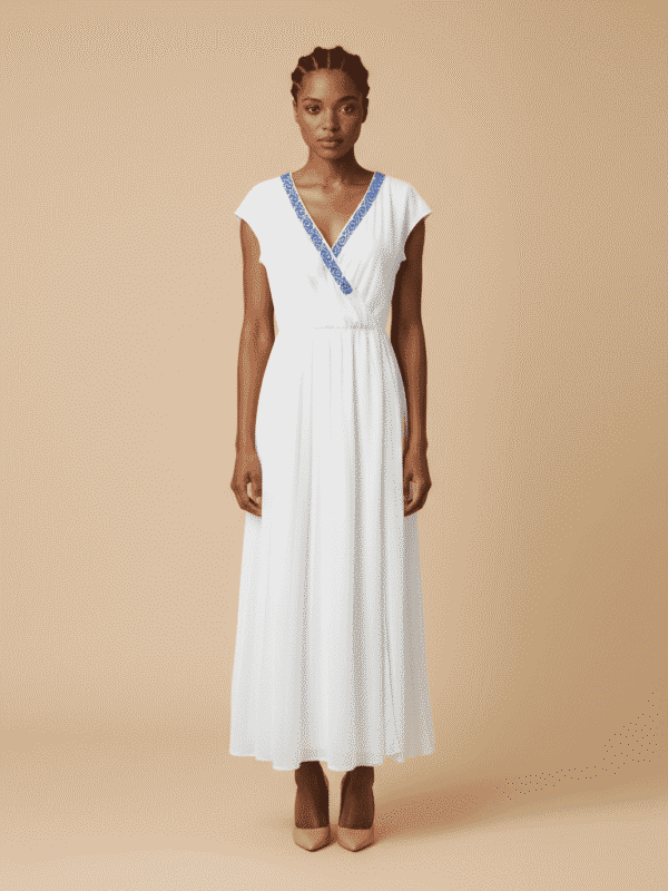 Vestido cruzado casual con bordado de San Vicente Coatlán, elaborado en rayón para climas calidos