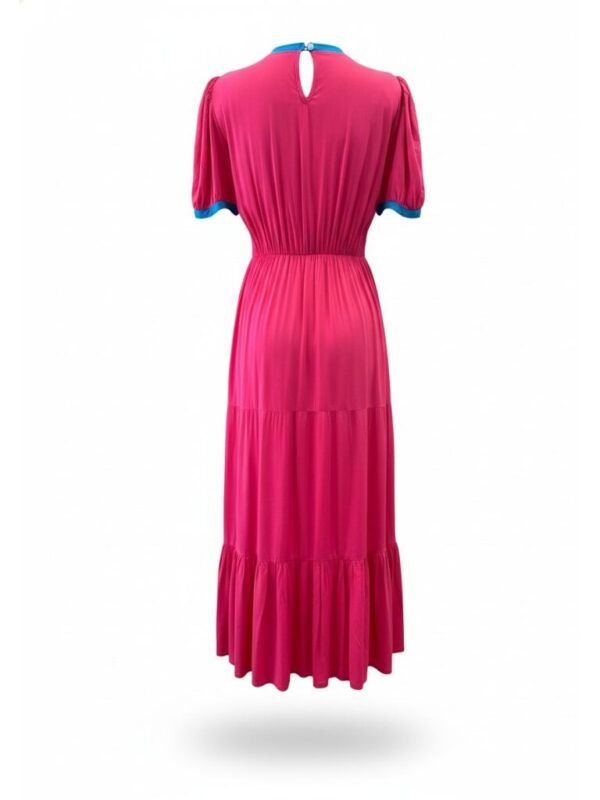 Vestido largo con pechera en V bordada en telar de cintura por artesanas de Valles Centrales